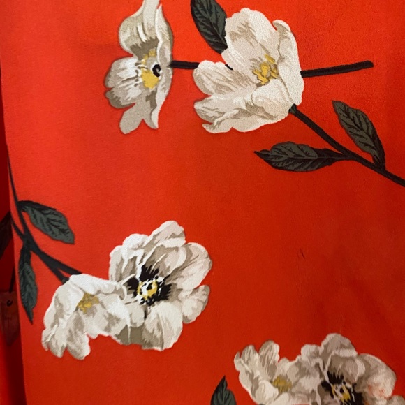 Red Flowy Floral Top - Picture 3 of 4